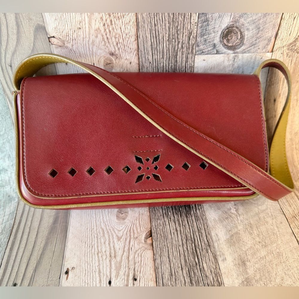 Mondani Red Leather Crossbody Bag Cutout Detail
